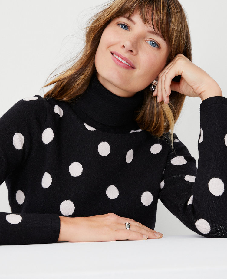 Black and white 2024 polka dot turtleneck