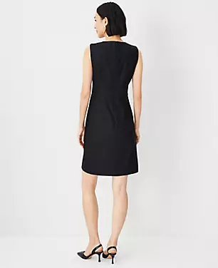 The Seamed Fitted Shift Dress in Linen Twill carousel Product Image 2
