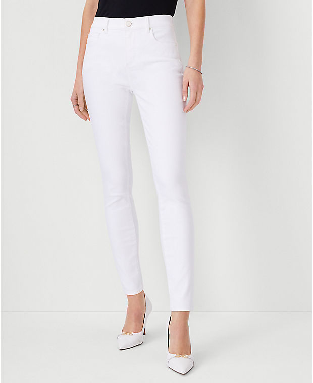Petite Mid Rise Skinny Jeans in White - Curvy Fit