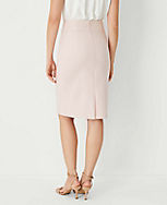 The High Waist Seamed Pencil Skirt in Stretch Cotton carousel Product Image 3