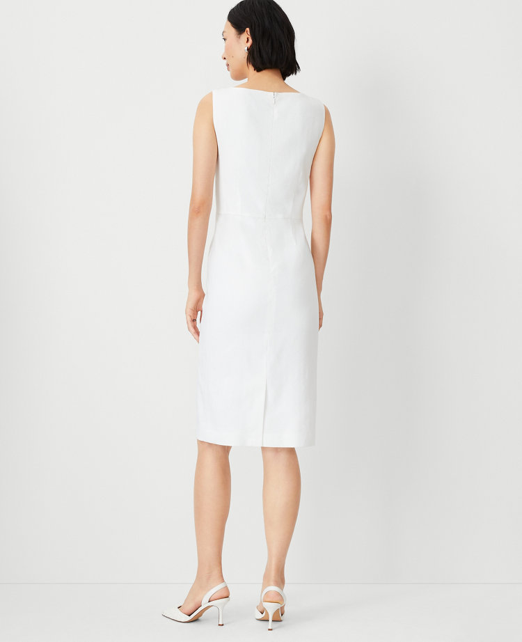 The Petite Scoop Neck Sheath Dress in Herringbone Linen Blend - Curvy Fit