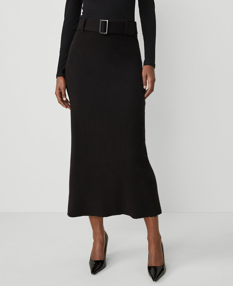 Skirt with tie belt