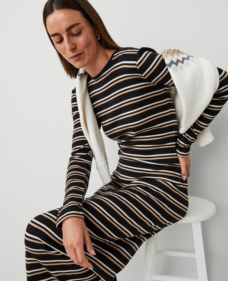 Long Crew Neck Knit Dress