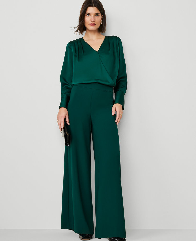 The Petite Dramatic Wide-Leg Crepe Pant