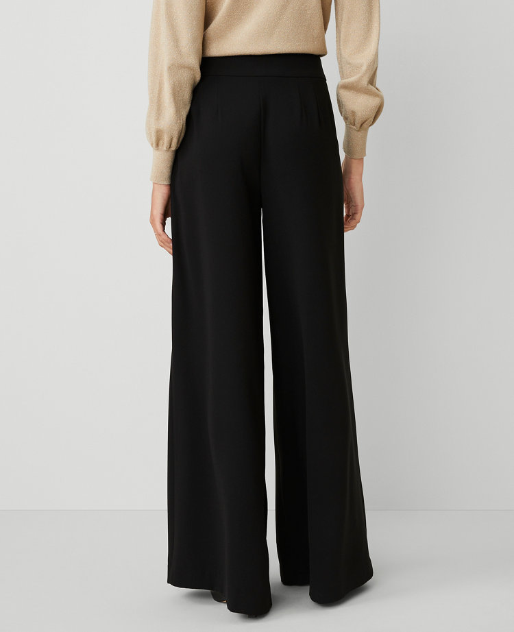 The Petite Dramatic Wide-Leg Crepe Pant carousel Product Image 4