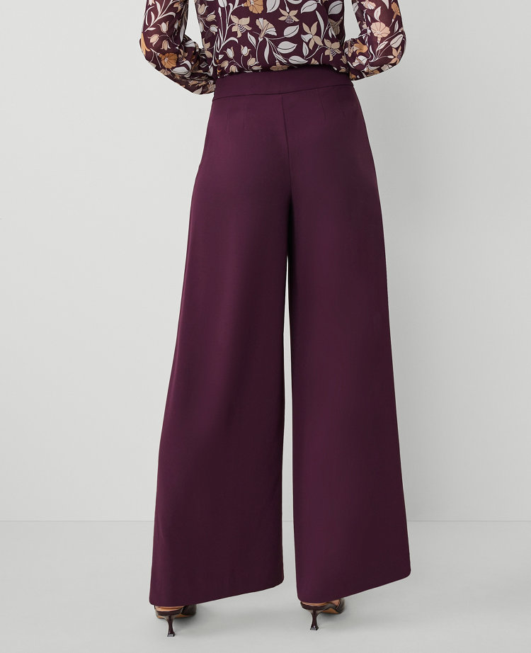 The Petite Dramatic Wide-Leg Crepe Pant