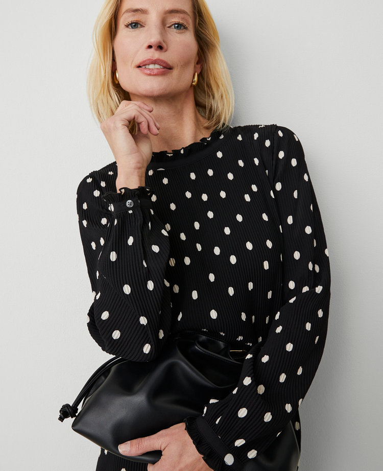 Dotted Ruffle Popover