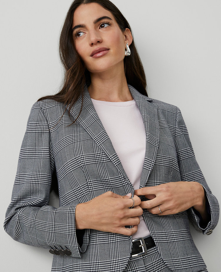 The Petite Newbury Blazer in Houndstooth