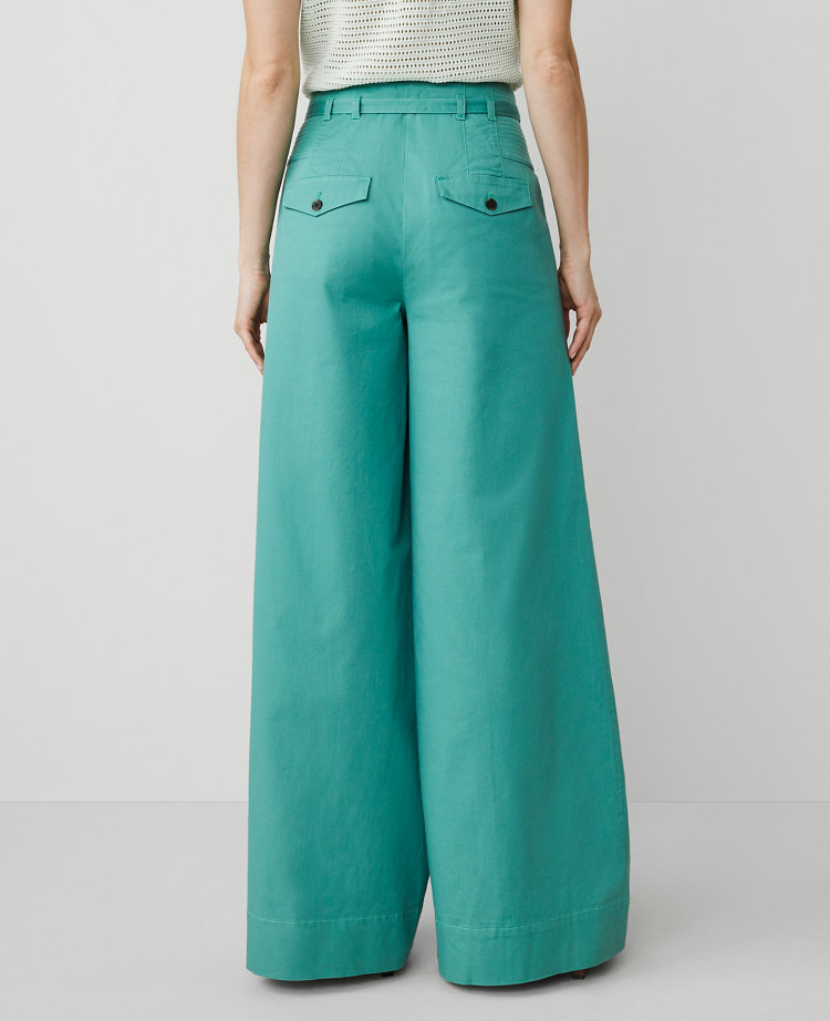 The Petite Statement Wide-Leg Pant