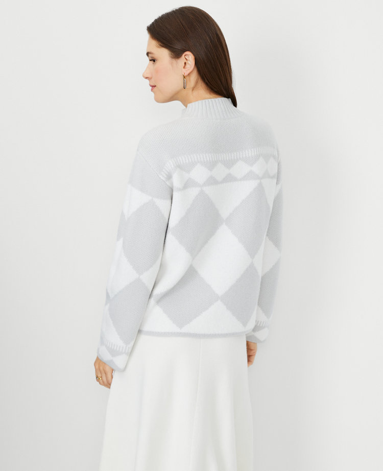 Geo Mock Neck