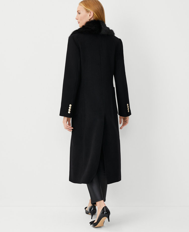 Duster coat with outlet fur collar