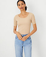 Ribbed Modern Seamless Scoop Neck Tee carousel Product Image 1