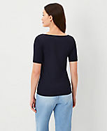 Ribbed Modern Seamless Scoop Neck Tee carousel Product Image 2