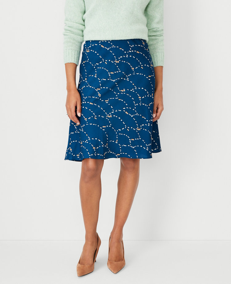 Kasper Petite Printed Pull-on Midi Skirt in Blue