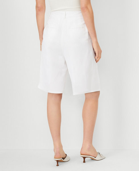 Pleated Long Shorts in Linen Blend