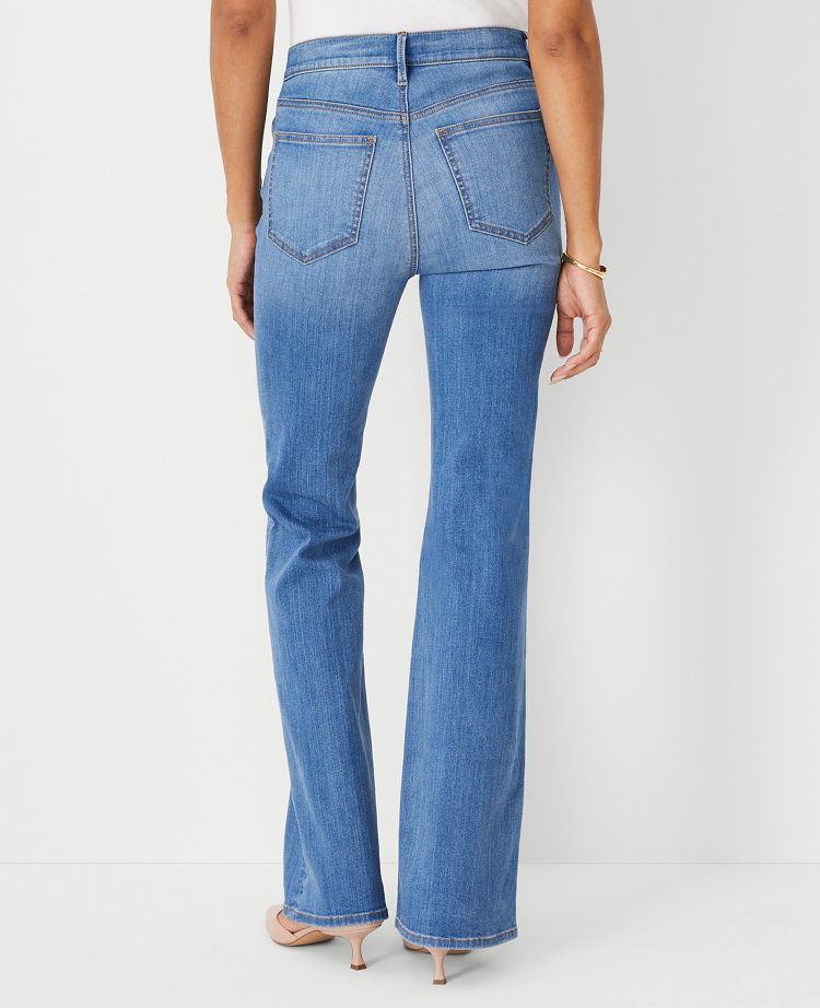 Mid Rise Boot Jeans in Light Wash - Curvy Fit