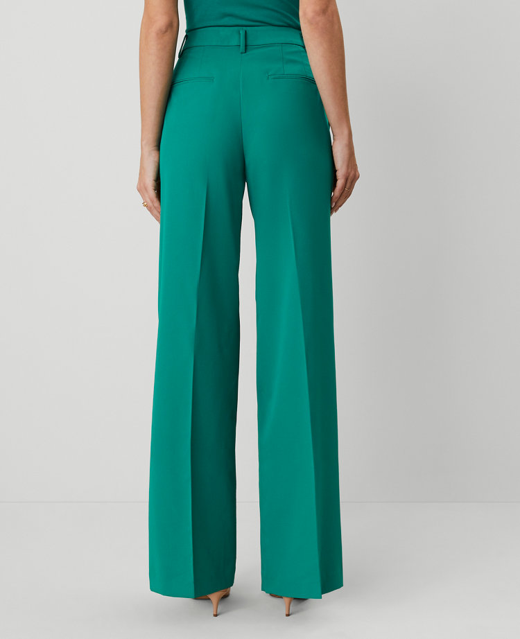 The Petite Pleated Wide-Leg Pant