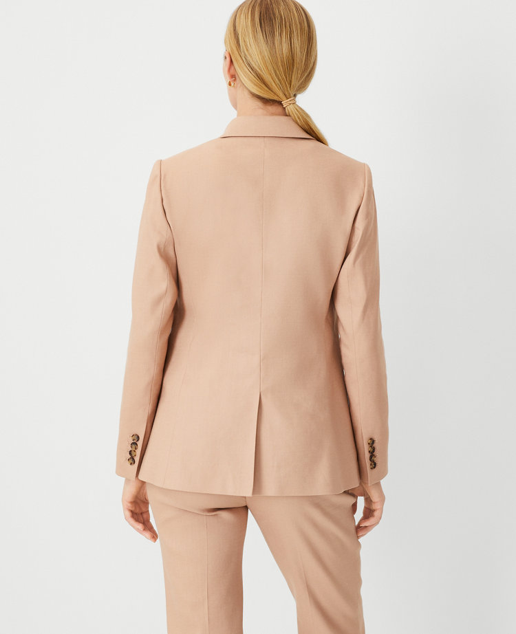 The Petite Long One Button Notched Fitted Blazer in Linen Twill