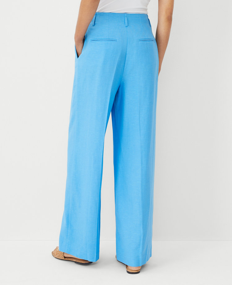 The Petite Single Pleated Wide Leg Pant in Texture