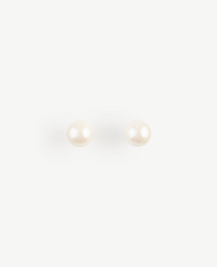 Pearlized Stud Earrings