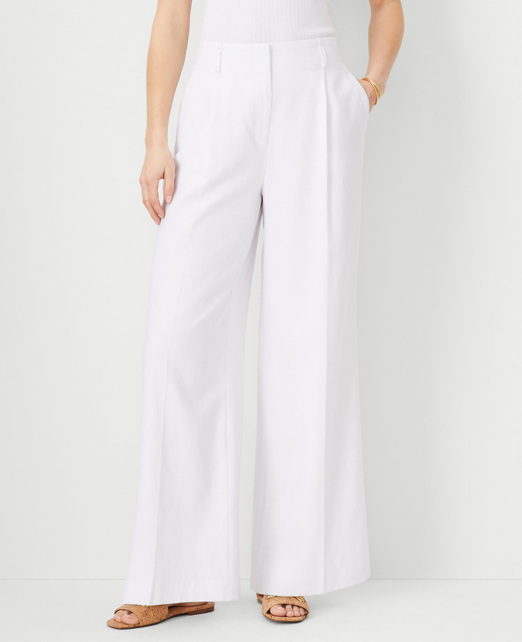 The Petite Single Pleated Wide Leg Pant in Texture