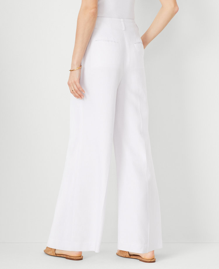 The Petite Single Pleated Wide Leg Pant in Texture