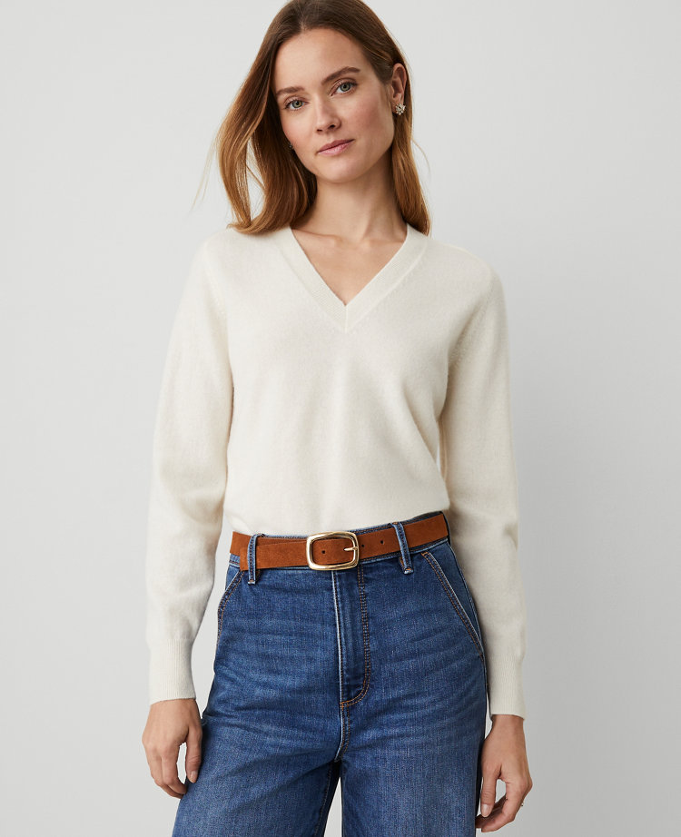 Cashmere V-Neck Sweater carousel Product Image 1