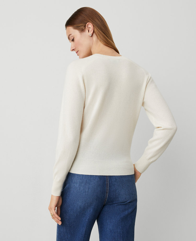 Cashmere V-Neck Sweater carousel Product Image 2