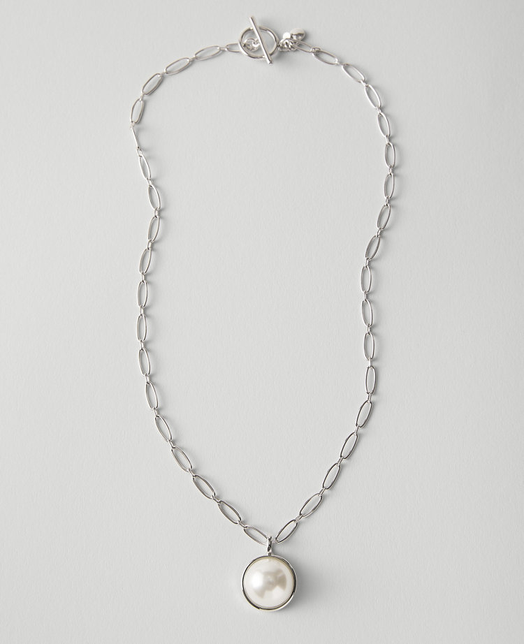 Pearlized Delicate Chain Necklace