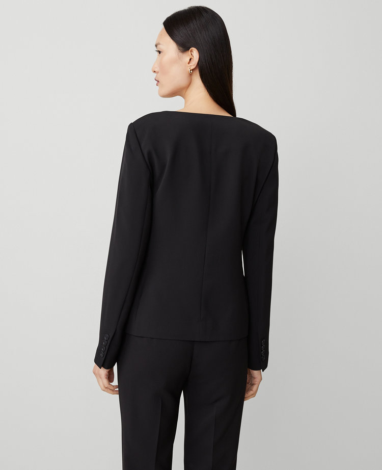 Fluid Crepe Fitted U-Neck Jacket