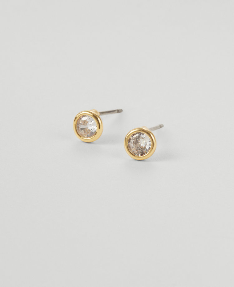 Demi Fine Circle Stud Earrings