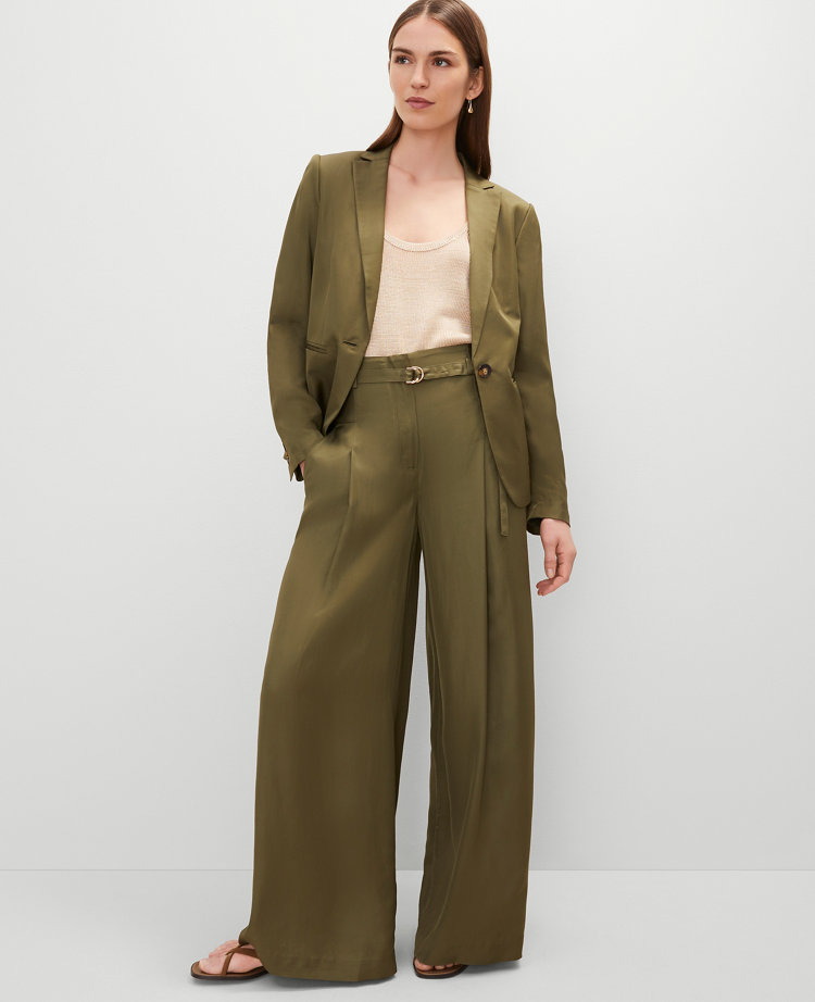 The Statement Wide-Leg Pant