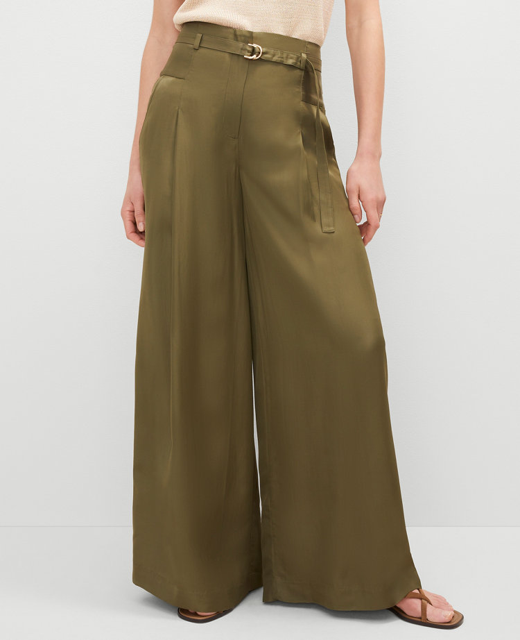 The Statement Wide-Leg Pant