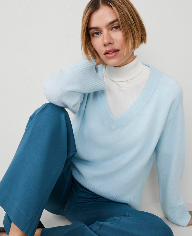 Petite Weekend Collection Relaxed V-Neck Sweater