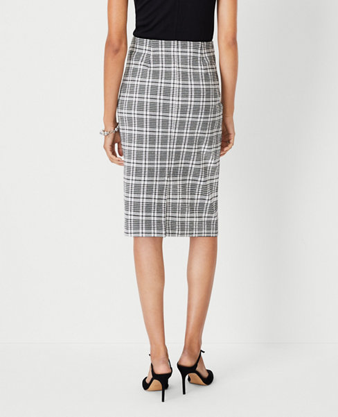 Pull On Pencil Skirt in Plaid