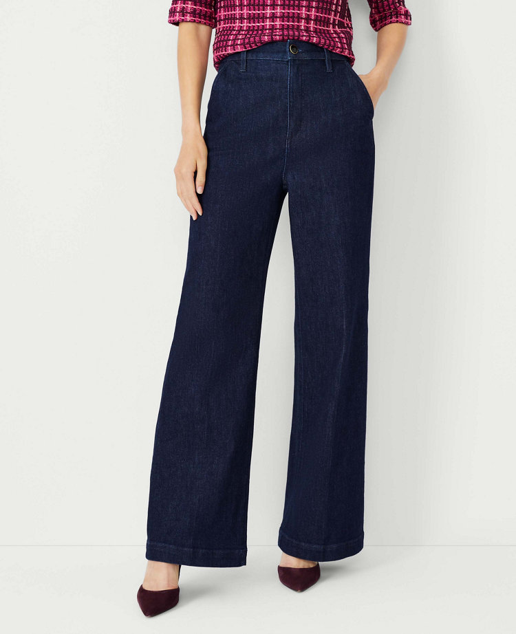 Curvy High Rise Straight Jeans in Classic Rinse Wash