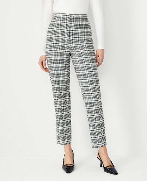 The Lana Slim Pant in Houndstooth - Curvy Fit
