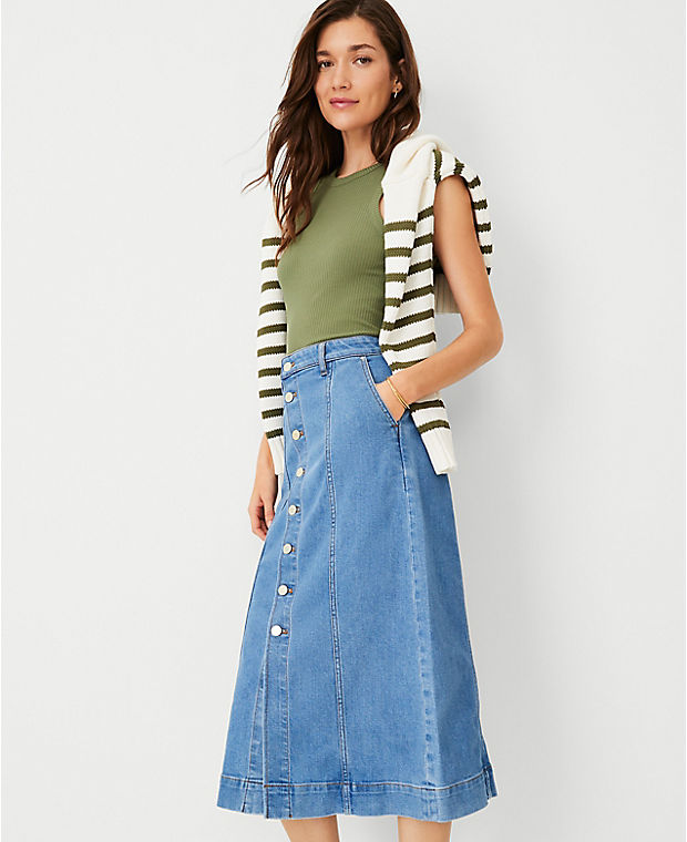 AT Weekend Denim Shank Front Boot Skirt in Luxe Medium Wash