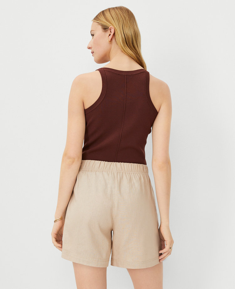 Petite Weekend Collection Patch Pocket Easy Mid Shorts in Linen Blend
