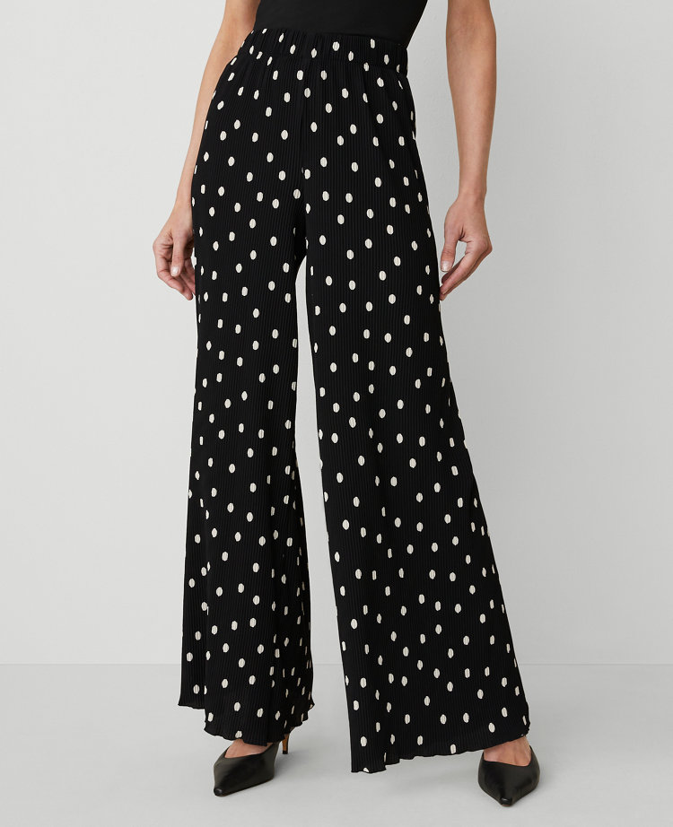 The Petite Easy Wide-Leg Pant