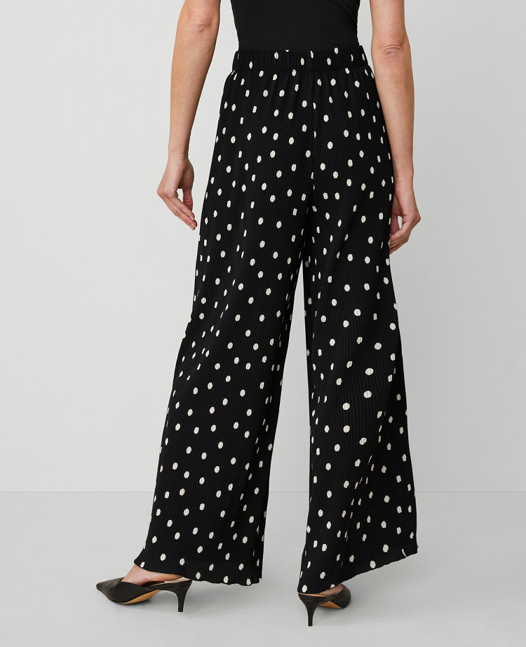 The Petite Easy Wide-Leg Pant