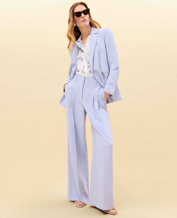 The Pleated Wide-Leg Pant in Textured Crepe