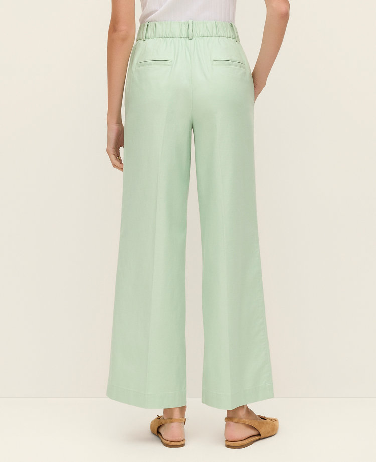 The Petite Relaxed Wide-Leg Ankle Pant