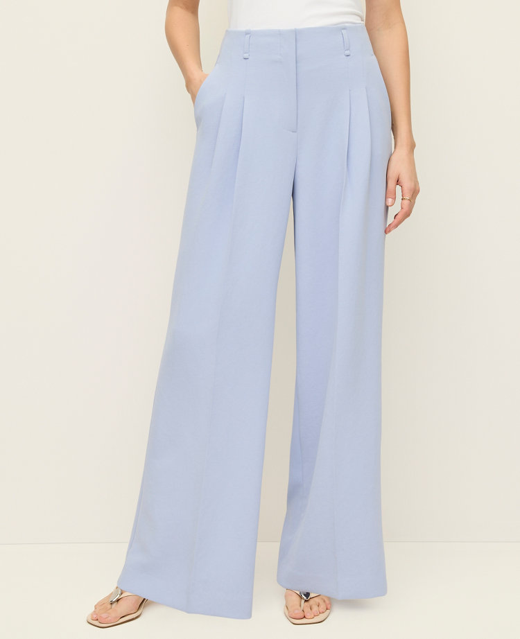 The Petite Pleated Wide-Leg Pant in Textured Crepe