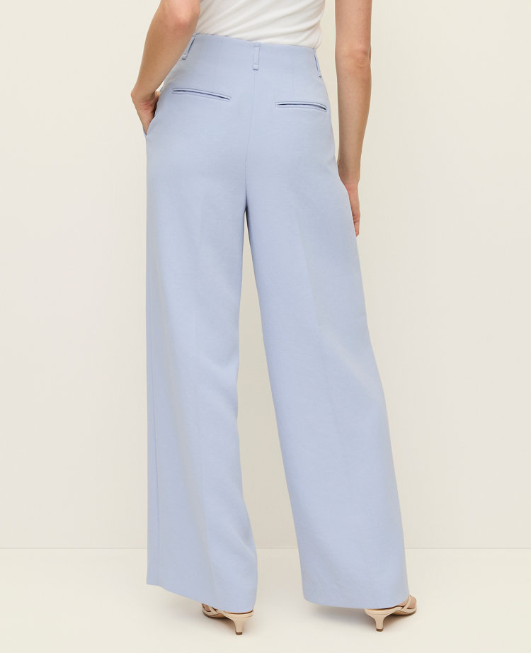 The Petite Pleated Wide-Leg Pant in Textured Crepe