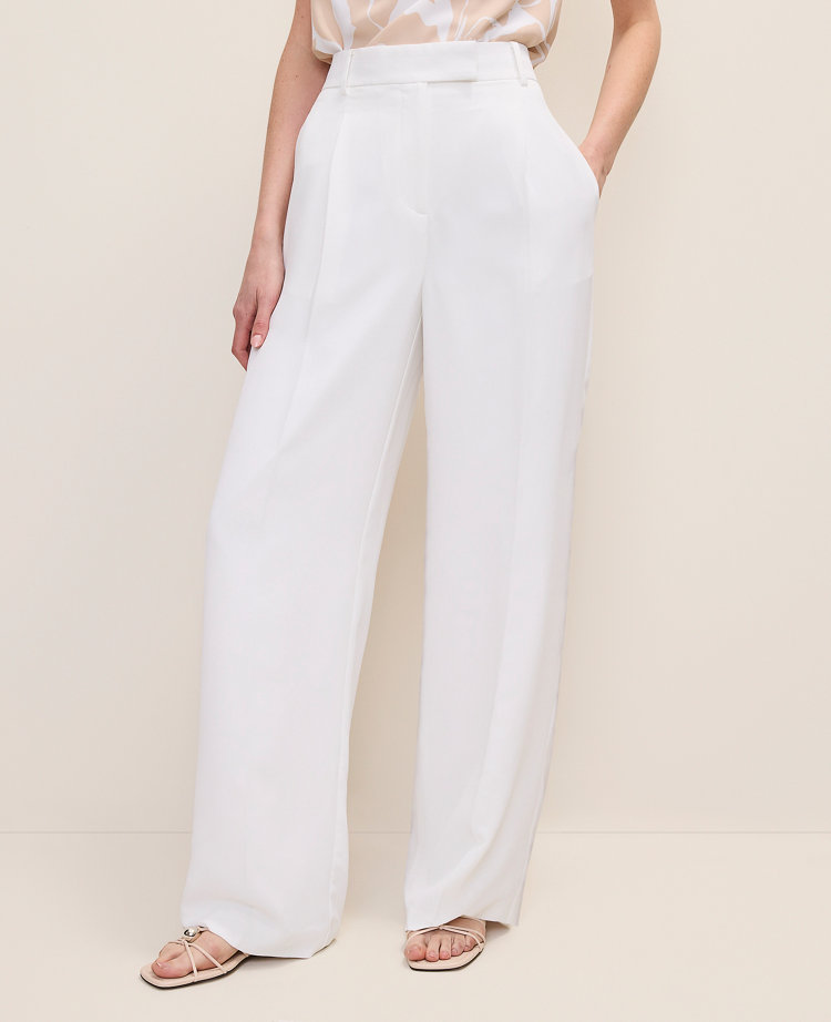 The Petite Pleated Straight Pant