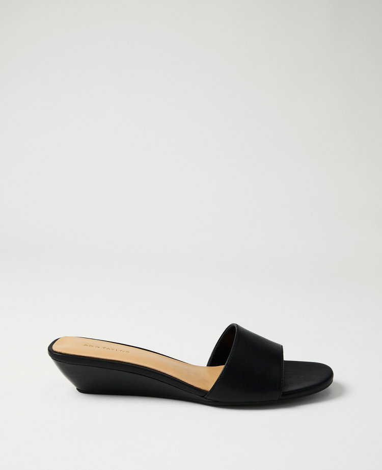 Weekend Leather Wedge Sandal