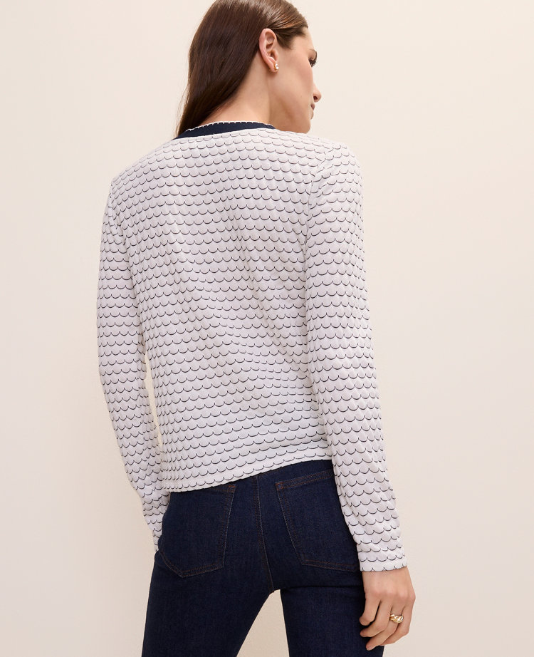 Scalloped V-Neck Cardigan