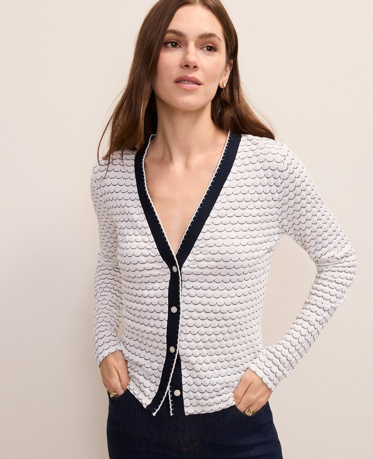 Scalloped V-Neck Cardigan
