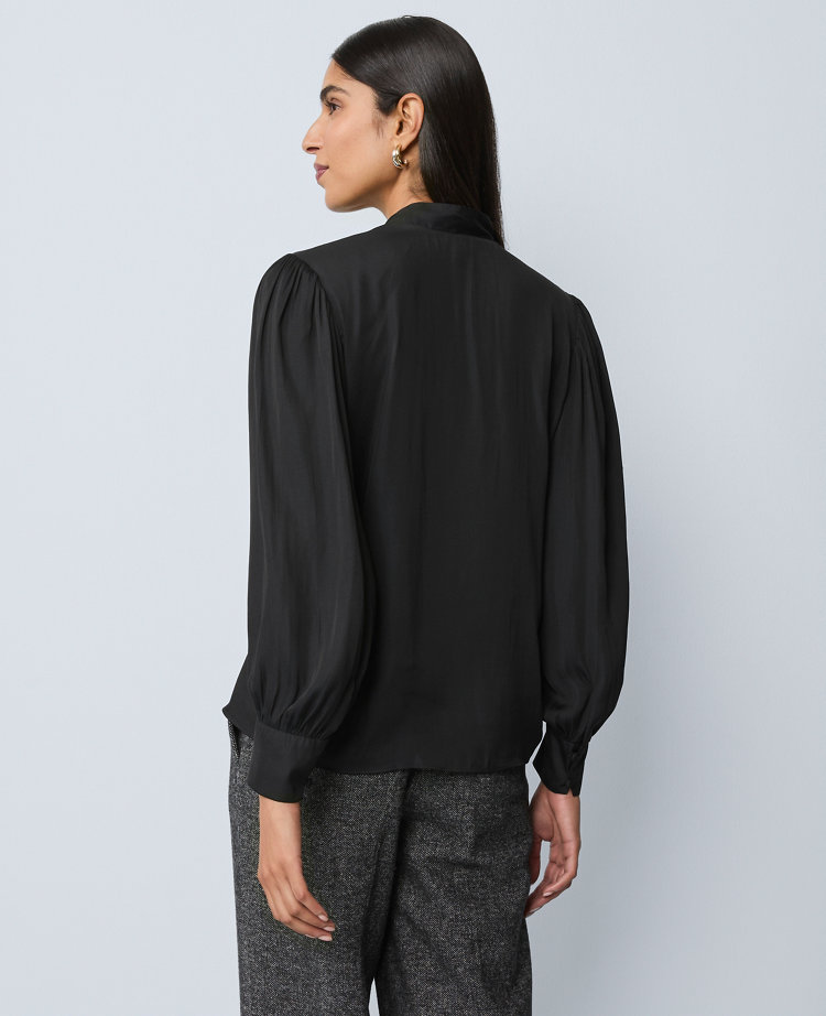 V-Neck Popover